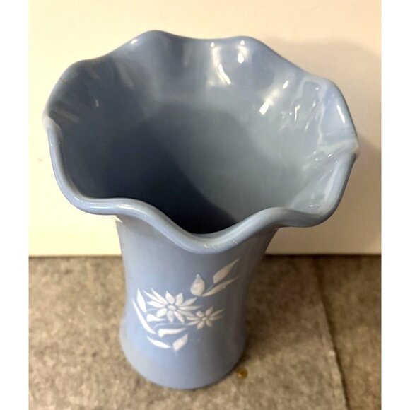 Vintage Abingdon Starflower 9" Vase  # 3031 - Picture 2 of 6